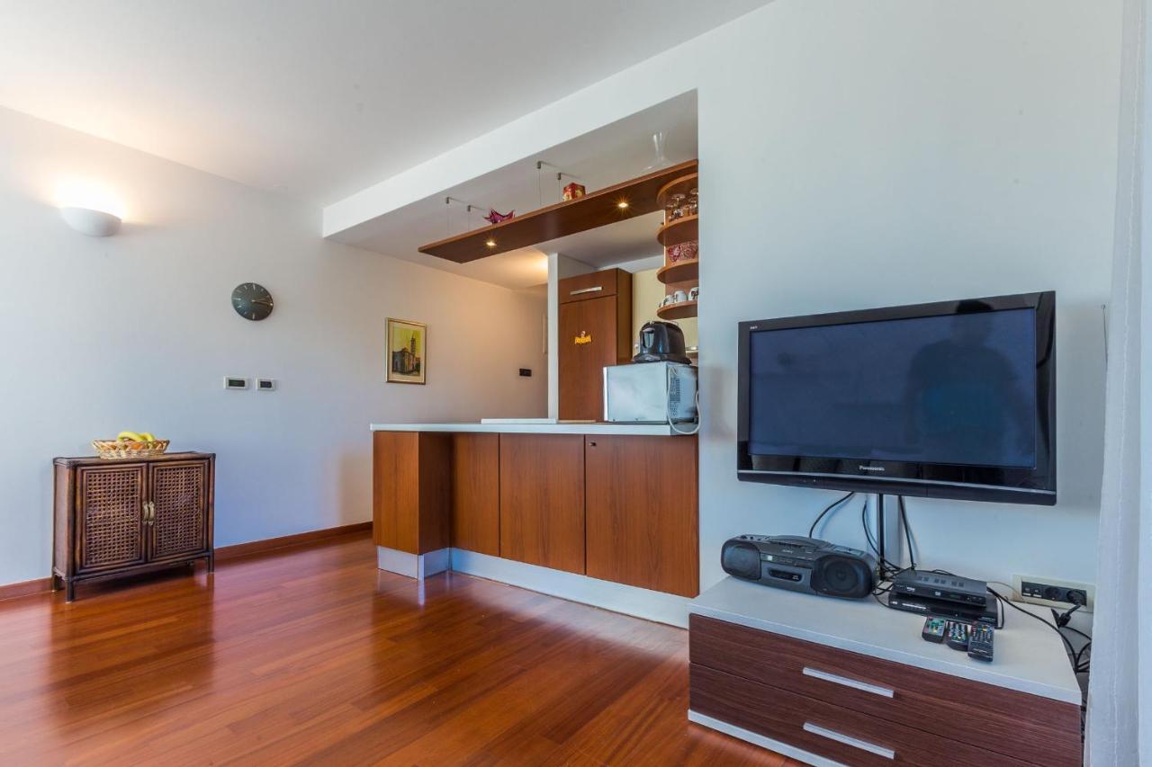 Adriano 2Br Apartment With Terrace Zadar Exterior photo
